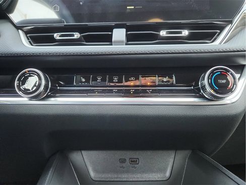 New 2025 Chevrolet Equinox LT image 22