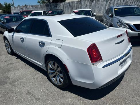 Used 2019 Chrysler 300 Limited image 5