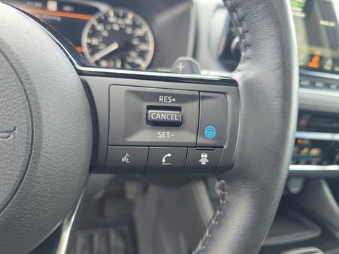 Used 2023 Nissan Rogue SL w/ SL Premium Package image 30