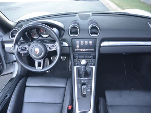 Certified 2024 Porsche 718 Boxster image 12