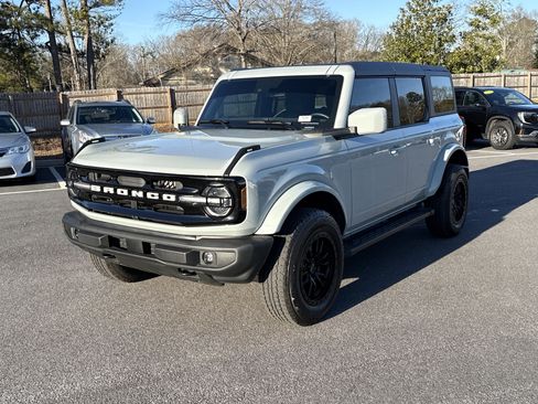 Used 2024 Ford Bronco Outer Banks image 1