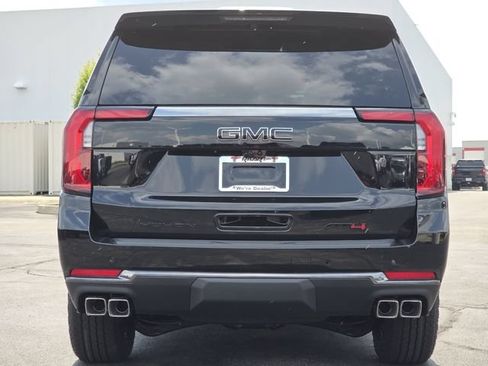 New 2026 GMC Yukon XL AT4 w/ AT4 Premium Plus Package AWD/4WD image 18