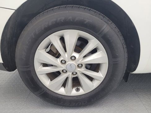 Used 2020 Kia Sedona L FWD image 31