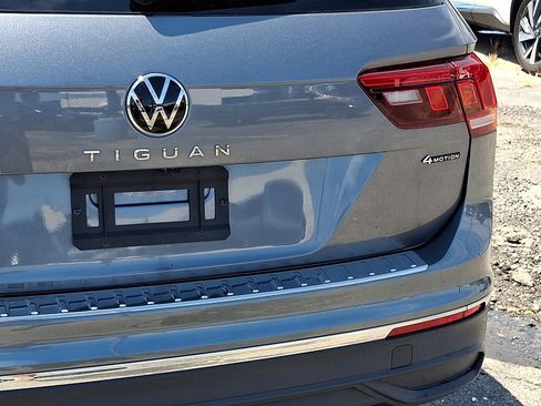 Used 2024 Volkswagen Tiguan SE AWD/4WD image 16
