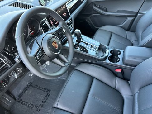 New 2026 Porsche Macan AWD/4WD image 4