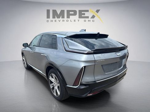 Used 2024 Cadillac Lyriq Tech AWD/4WD image 2