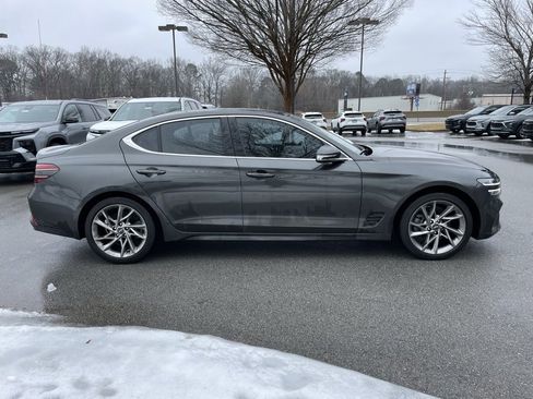 Used 2022 Genesis G70 2.0T image 8