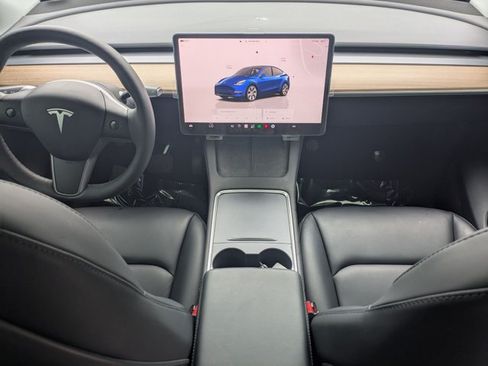 Used 2023 Tesla Model Y Long Range AWD/4WD image 17