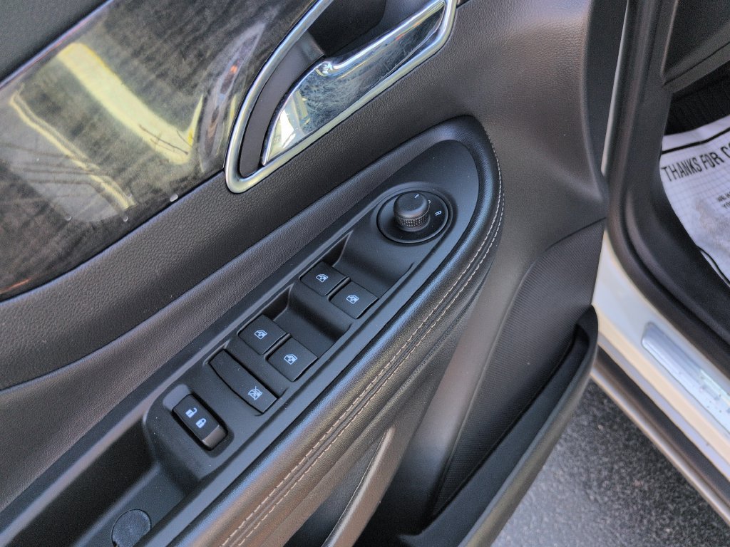Used 2015 Buick Encore Convenience FWD image 12