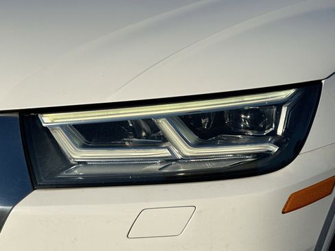 Used 2018 Audi Q5 Premium Plus w/ Premium Plus Package image 9