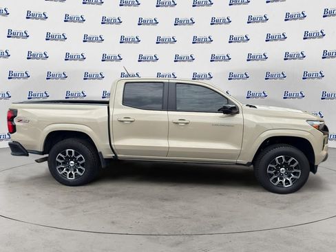 Used 2024 Chevrolet Colorado Z71 w/ Z71 Convenience Package 2 AWD/4WD image 8