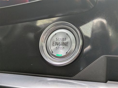 Used 2021 Chevrolet Corvette Stingray Premium Conv w/ Z51 Performance Package image 29