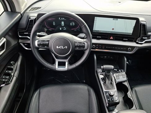 Certified 2024 Kia Sportage EX image 12
