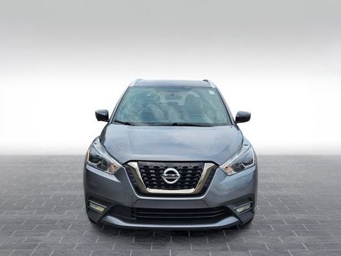 Used 2019 Nissan Kicks SR w/ SR Premium Package FWD image 2