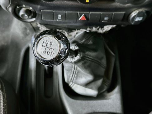 Used 2014 Jeep Wrangler Unlimited Sahara w/ Connectivity Group AWD/4WD image 22