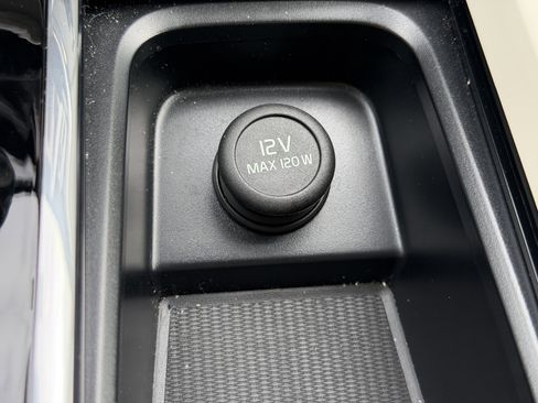 Certified 2025 Volvo XC60 T8 Ultra w/ Protection Package image 26