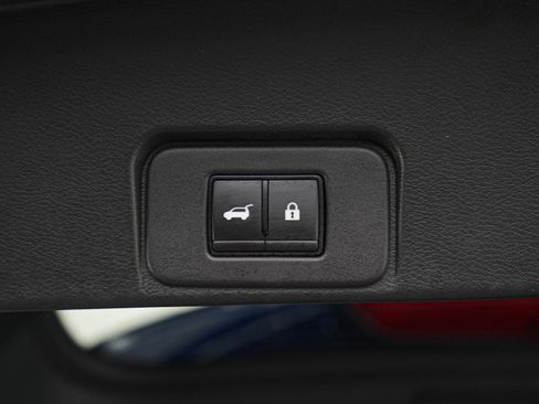 Used 2024 Nissan Rogue SV w/ SV Premium Package AWD/4WD image 17
