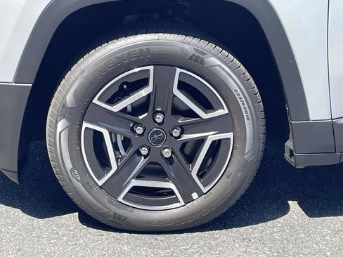 New 2026 Jeep Cherokee Laredo AWD/4WD image 12