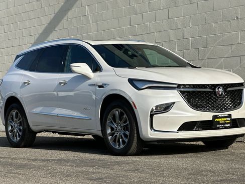 Certified 2024 Buick Enclave Avenir FWD image 2