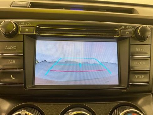 Used 2015 Toyota RAV4 LE FWD image 16
