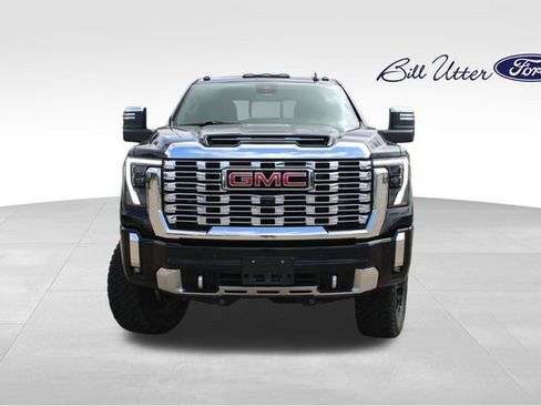 Used 2024 GMC Sierra 2500 Denali w/ Denali Reserve Package AWD/4WD image 2