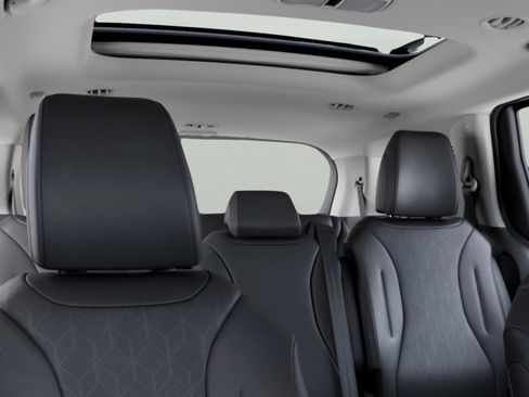 New 2026 Kia Carnival SX FWD image 23
