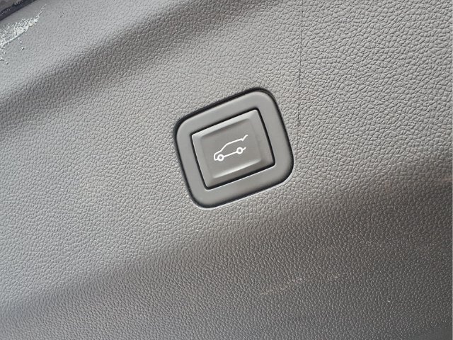 Used 2023 GMC Yukon XL AT4 w/ AT4 Premium Package AWD/4WD image 22