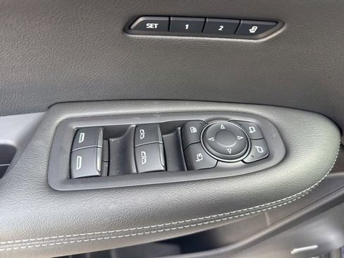 Used 2023 Cadillac XT6 Premium Luxury w/ Technology Package image 13