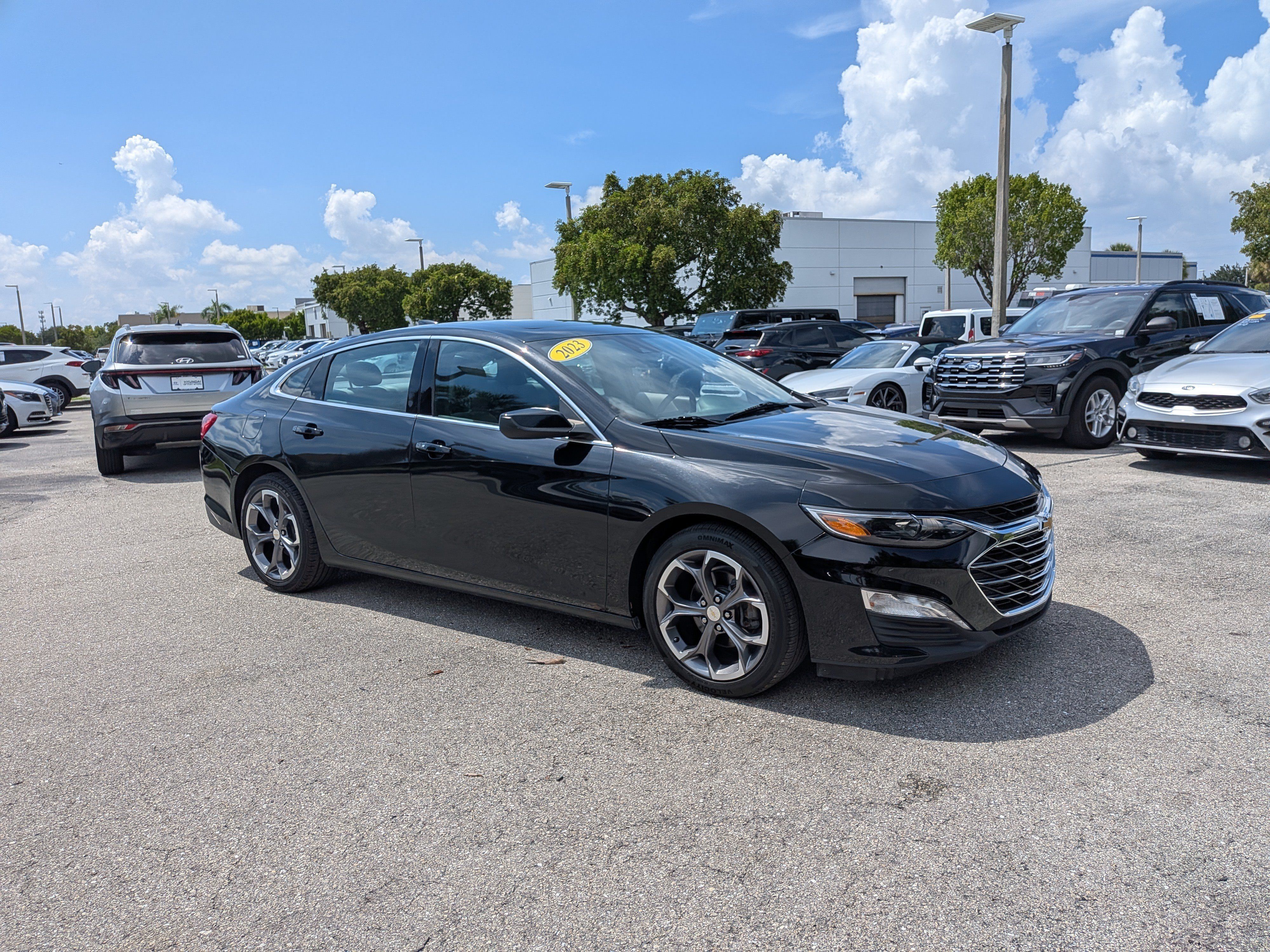 Used 2023 Chevrolet Malibu LT FWD image 1