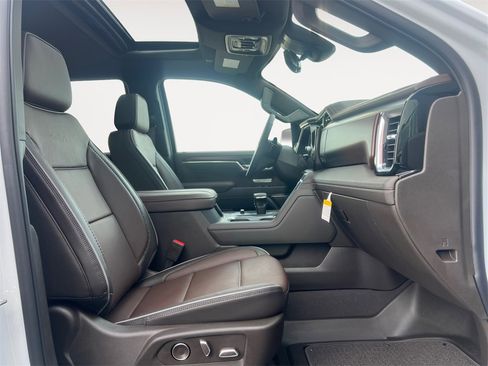 New 2026 GMC Sierra 1500 Denali w/ Denali Reserve Package image 15