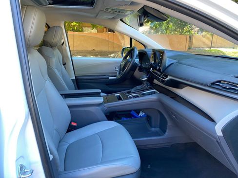 Used 2023 Toyota Sienna XLE image 61