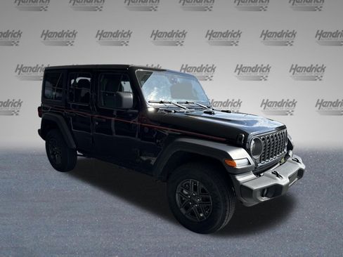 Used 2025 Jeep Wrangler Unlimited Sport AWD/4WD image 2