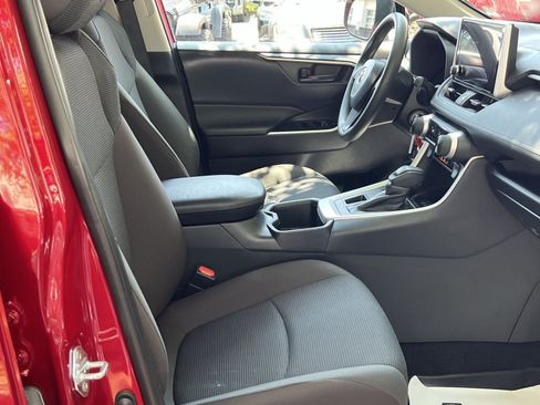 Used 2025 Toyota RAV4 LE AWD/4WD image 27