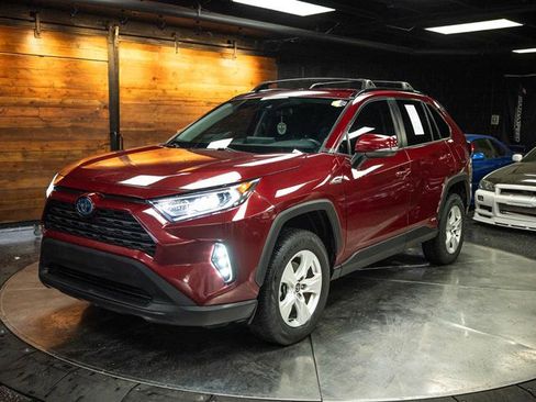 Used 2021 Toyota RAV4 XLE w/ Carpet Mat Package (TMS) AWD/4WD image 2
