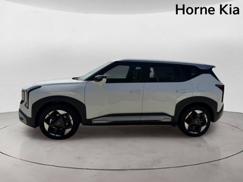 New 2027 Kia Seltos S FWD image 6