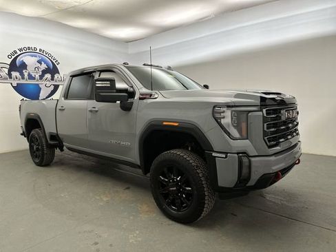 Used 2024 GMC Sierra 2500 AT4 w/ Technology Package image 12