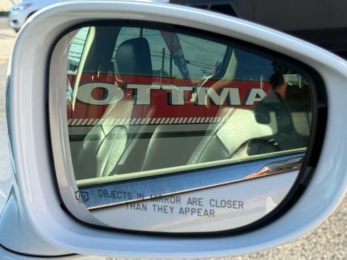 Used 2022 Chrysler Pacifica Touring-L w/ Uconnect Theater Family Group FWD image 14
