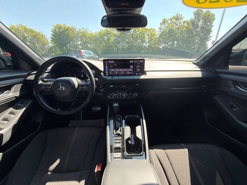 Used 2023 Honda Accord Sport image 12
