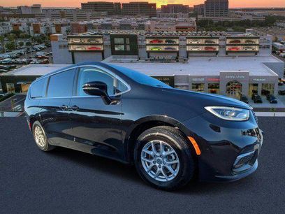 Certified 2024 Chrysler Pacifica Touring-L