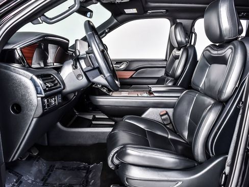 Used 2024 Lincoln Navigator Premiere AWD/4WD image 16