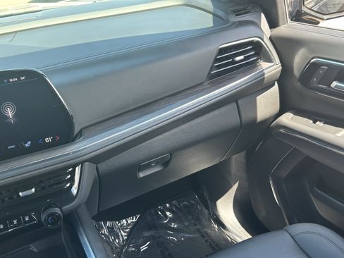 Certified 2025 Chevrolet Suburban Z71 AWD/4WD image 19