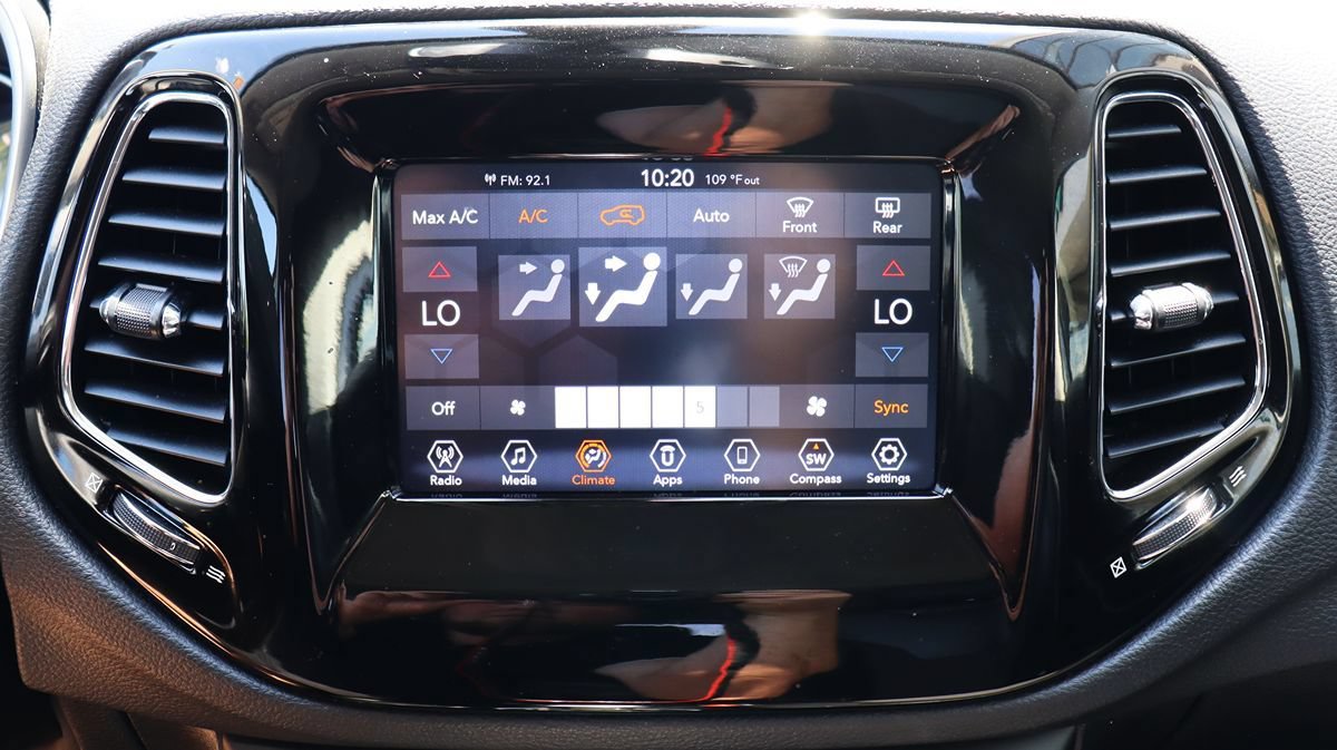 Used 2020 Jeep Compass Latitude FWD image 47