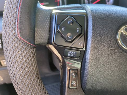 Used 2020 Toyota 4Runner TRD Off-Road Premium image 17