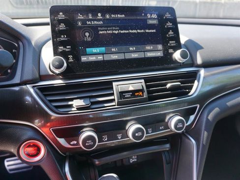 Used 2020 Honda Accord Sport image 9