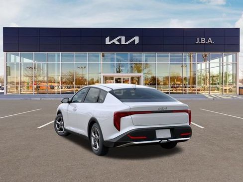 New 2026 Kia K4 FWD image 4
