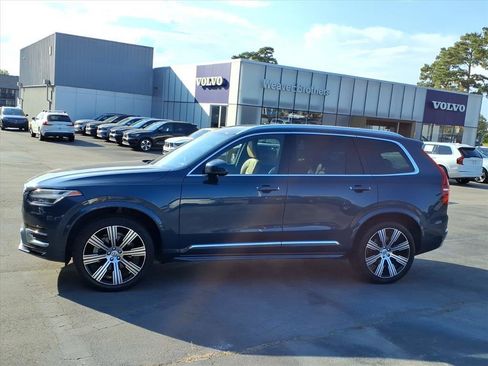 Used 2022 Volvo XC90 T6 Inscription w/ Lounge Package image 8
