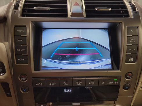 Used 2016 Lexus GX 460 Luxury w/ Preferred Accessory Package AWD/4WD image 21