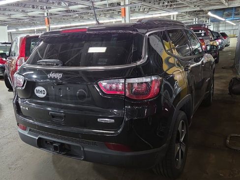 Used 2018 Jeep Compass Latitude w/ Safety & Security Group AWD/4WD image 2