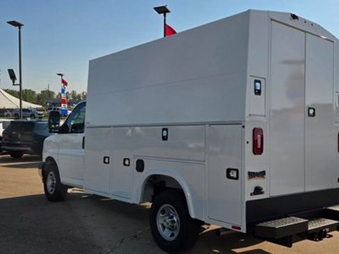 New 2025 Chevrolet Express 3500 w/ Power Convenience Package image 5