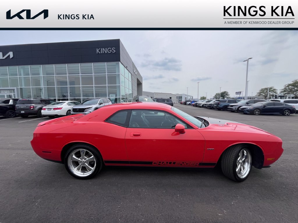 Used 2009 Dodge Challenger R/T RWD image 2